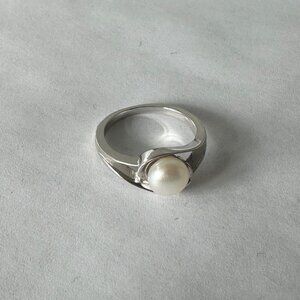 Sterling Silver 7mm AAA Quality Freshwater Pearl Ring Size 5